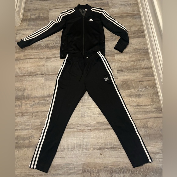 Adidas track suit - Picture 2 of 4